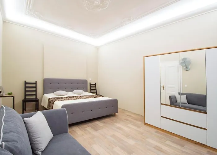 Navratilova Apartment *